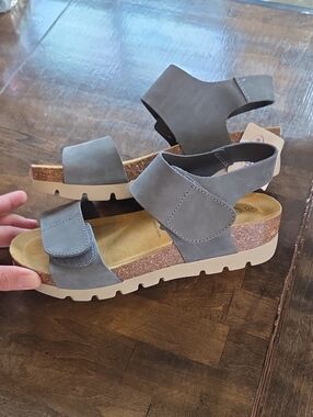 Plaktin Size 6 Women's Leather Grey Suede Platform Hook-and-Loop Sandals NEW